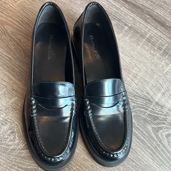Massimo Dutti | Shoes | Massimo Dutti Glossy Black Womens  display picture 2